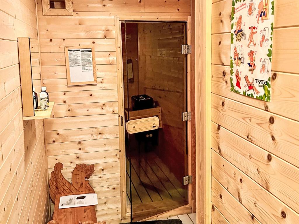 Koupelna v ubytování Holiday Home Elistova by Interhome