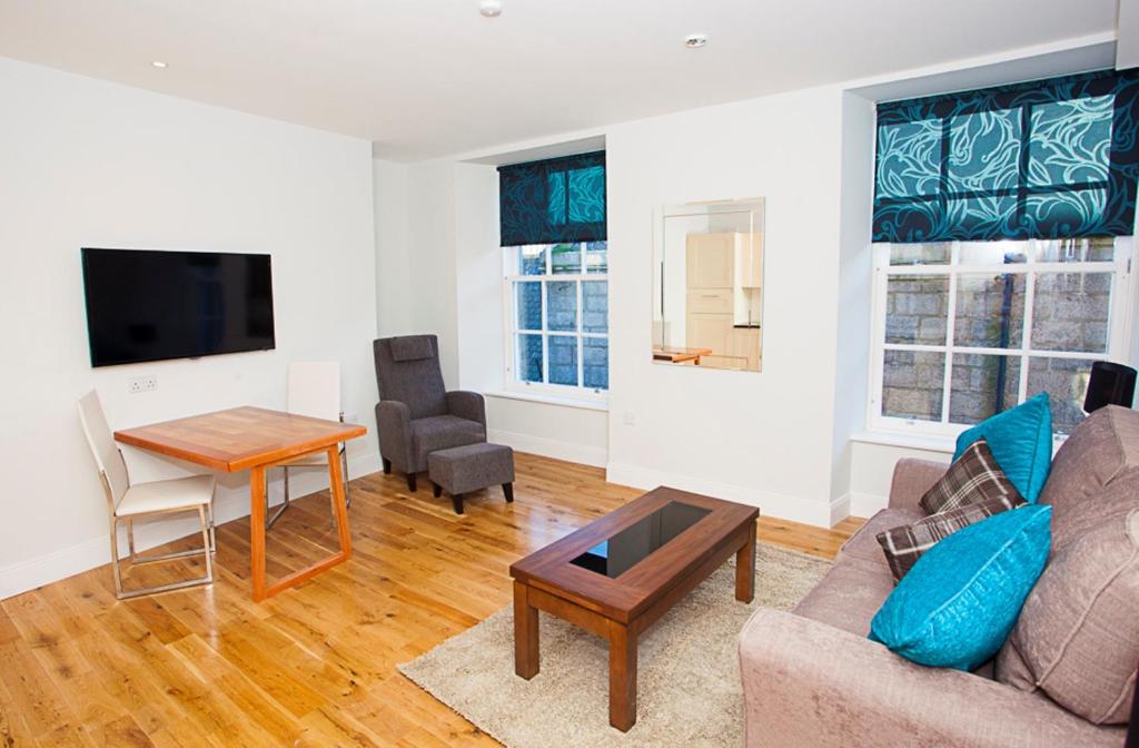 Aberdeen Douglas Hotel - Executive One-Bedroom Apartment