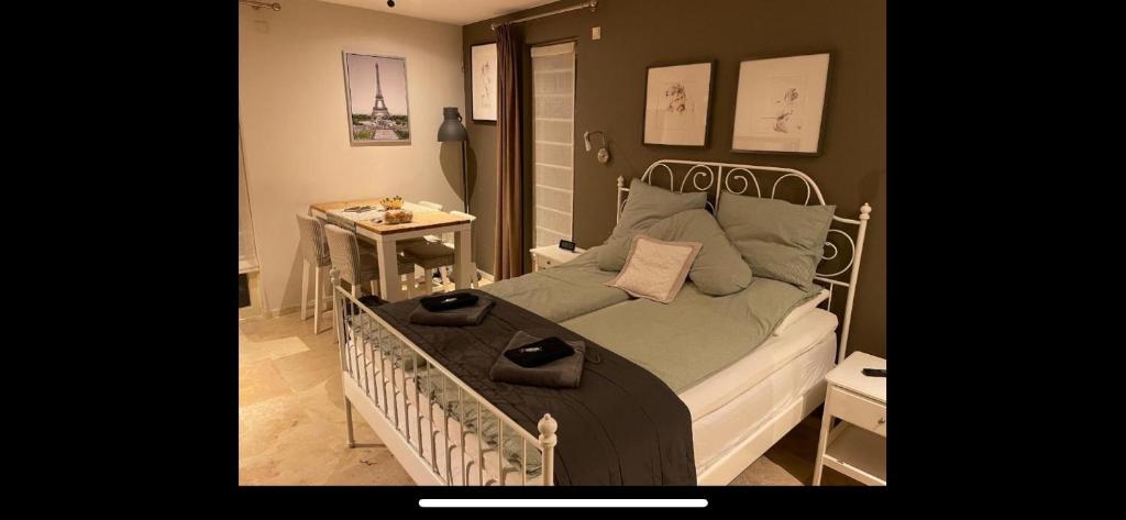 B&B Maison Saint Tropez Eindhoven - 豪华室（2个成人 + 1个孩子）