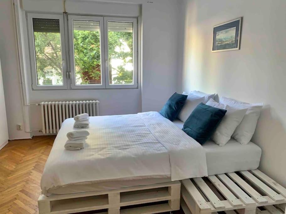 Belgrade Star with Free parking - One-Bedroom Apartment
