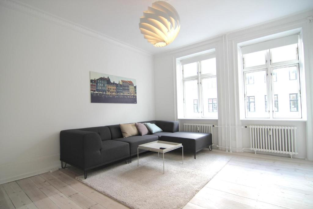 Curated visual reference: Gallery Detail: Great 1 Bedroom Apartment With A French Balcony In The