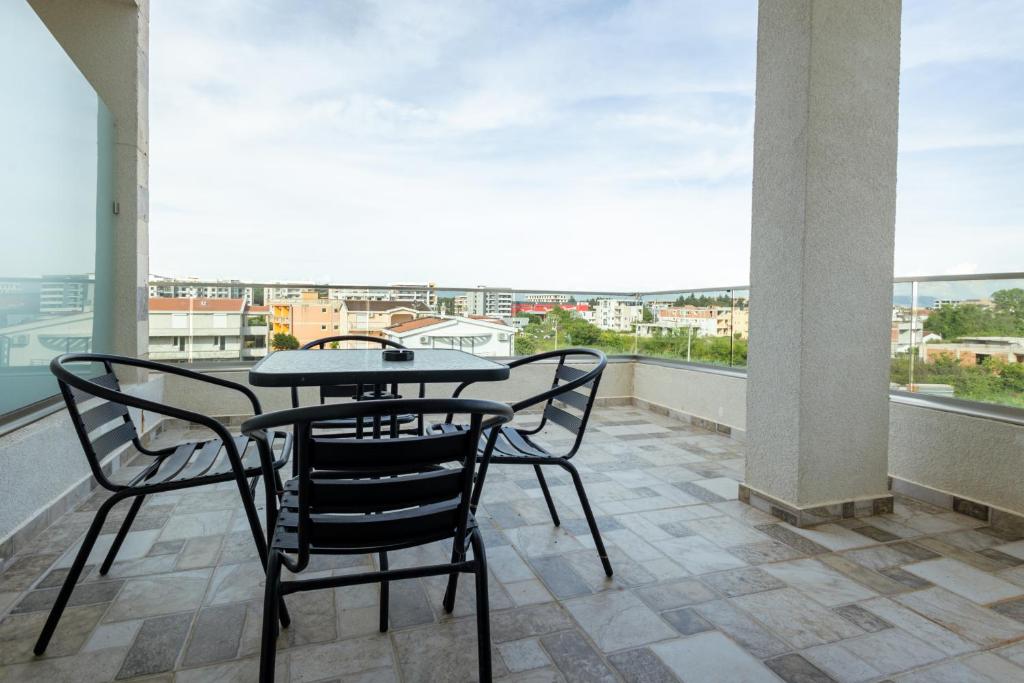 Balkón nebo terasa v ubytování DERON Apartments