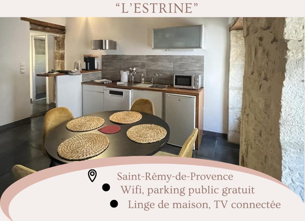 Kuchyňa alebo kuchynka v ubytovaní "L'Estrine" Centre Saint-Rémy-de-Provence