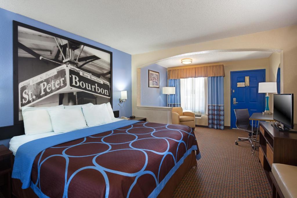 Super 8 by Wyndham Hammond - King Studio Suite - Non-Smoking
