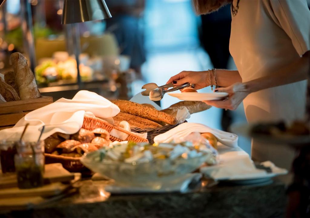 Viking Line - Overnight Cruise from Stockholm - Resim 7