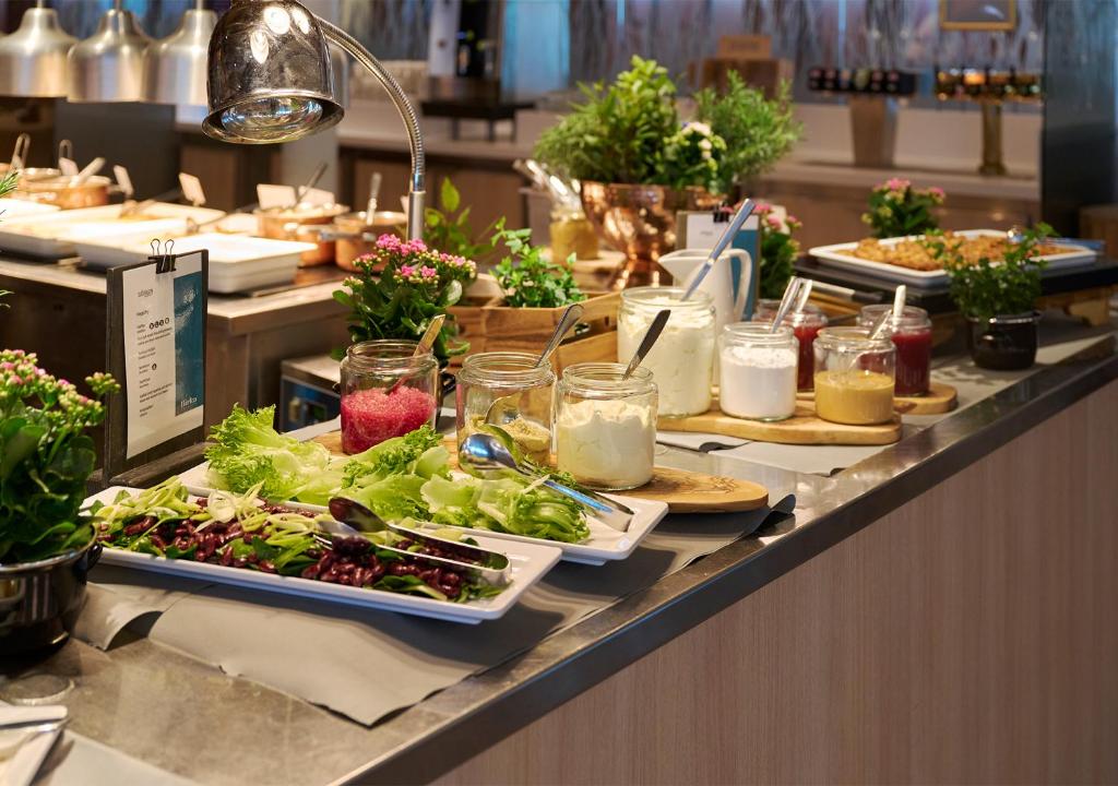 Viking Line - Overnight Cruise from Stockholm - Resim 8