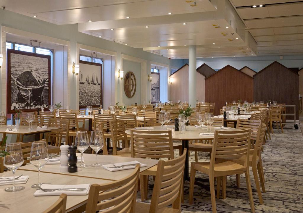 Viking Line - Overnight Cruise from Stockholm - Resim 5