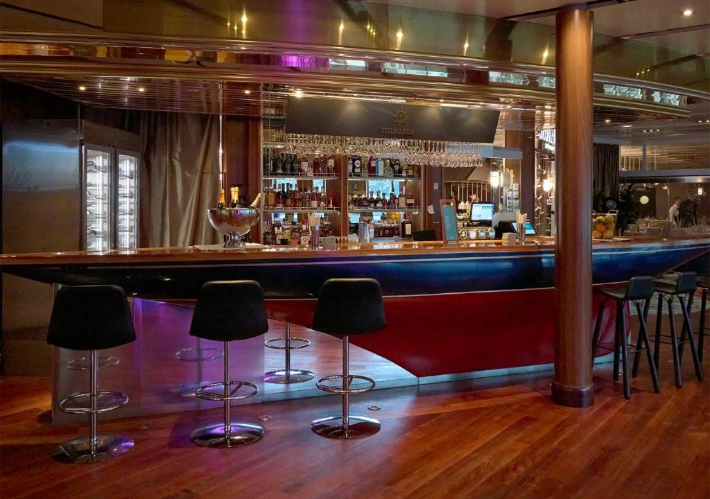 Viking Line - Overnight Cruise from Stockholm - Resim 14