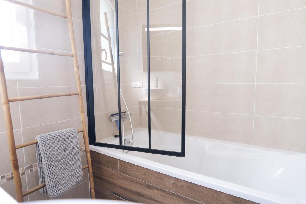 Kúpeľňa v ubytovaní Superbe maison de vacances entre plage et marais - 7 pers