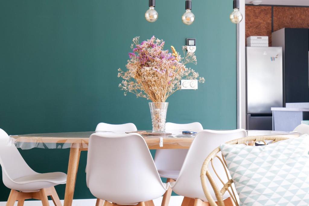 Posedenie v ubytovaní Superbe maison de vacances entre plage et marais - 7 pers