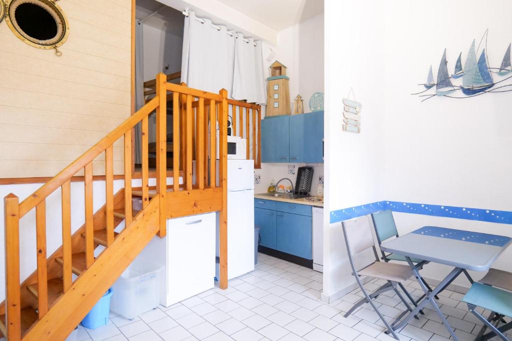 Kuchyňa alebo kuchynka v ubytovaní Appartement idéalement situé à deux pas du port de pêche !