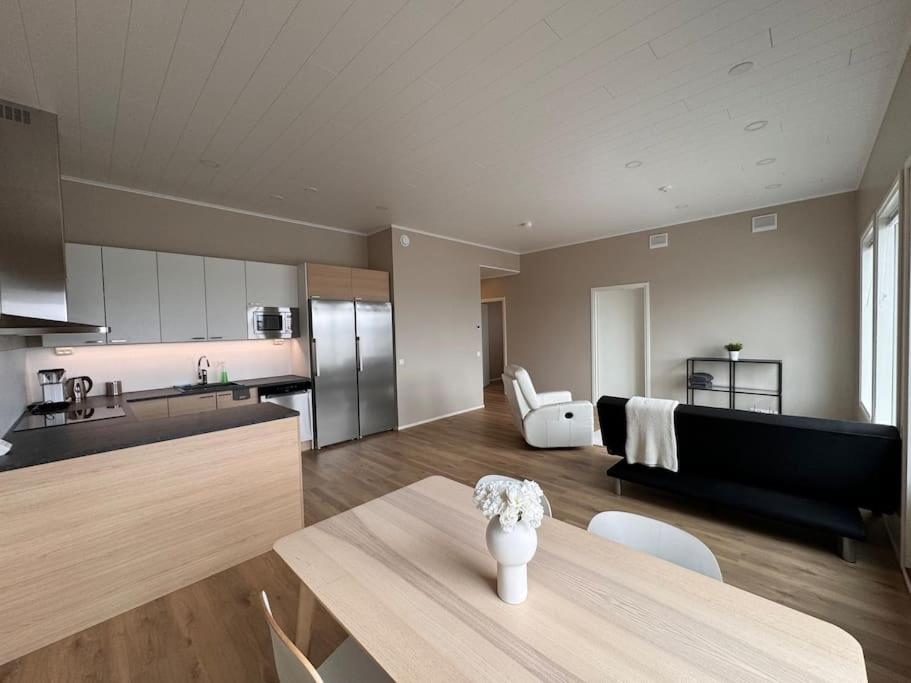 Ett kök eller pentry på Private, comfortable apartment , Sauna, 2 bedroom