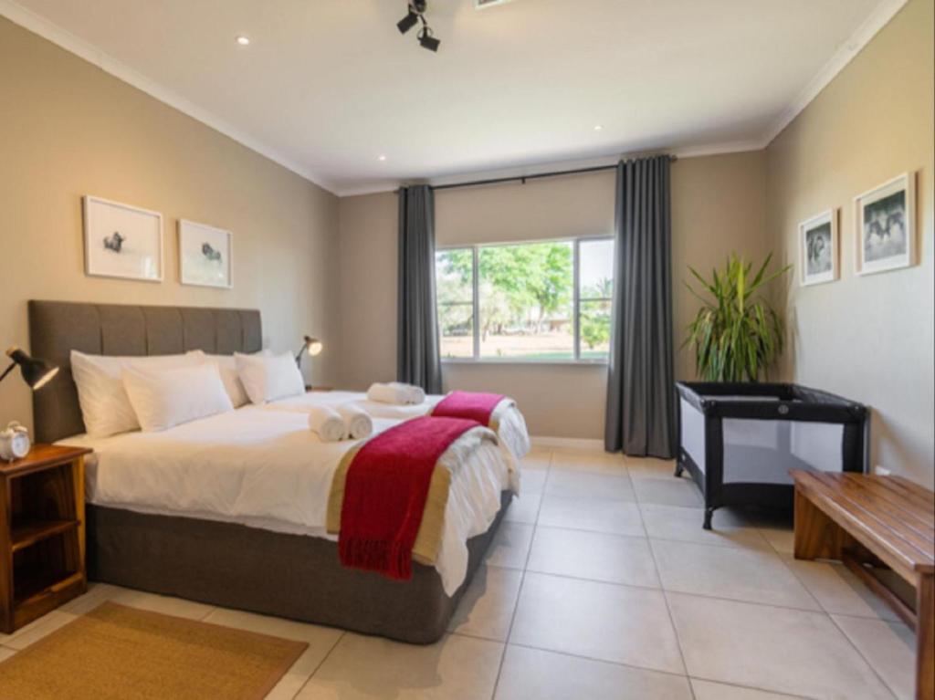 Flying Ostrich Guesthouse & Self-catering Accommodation - Casa Vacanza Standard