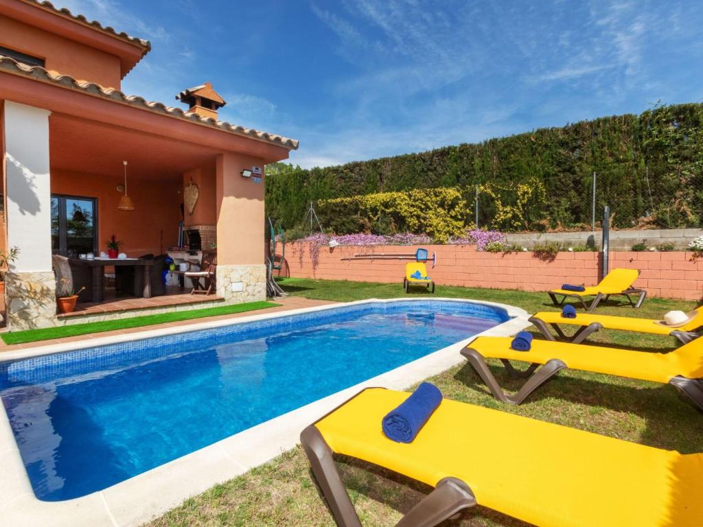 Πισίνα στο ή κοντά στο Holiday Home La Goba Parc by Interhome