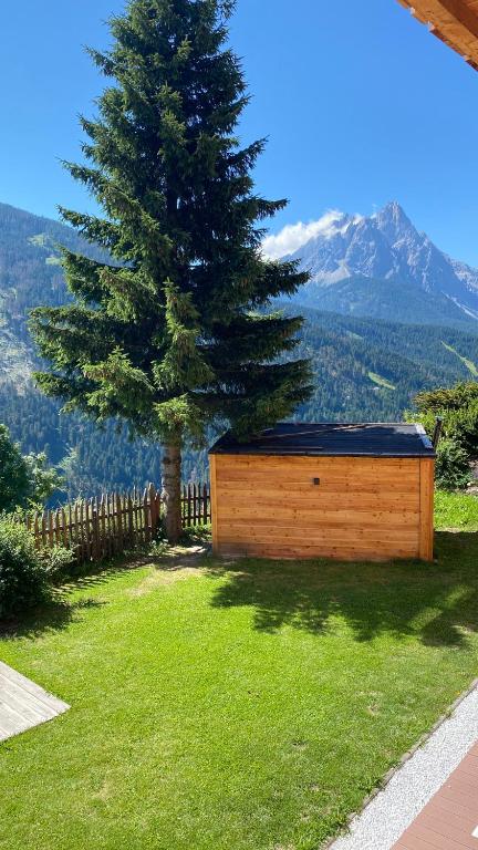 A general mountain view or a mountain view taken from a szállodákat