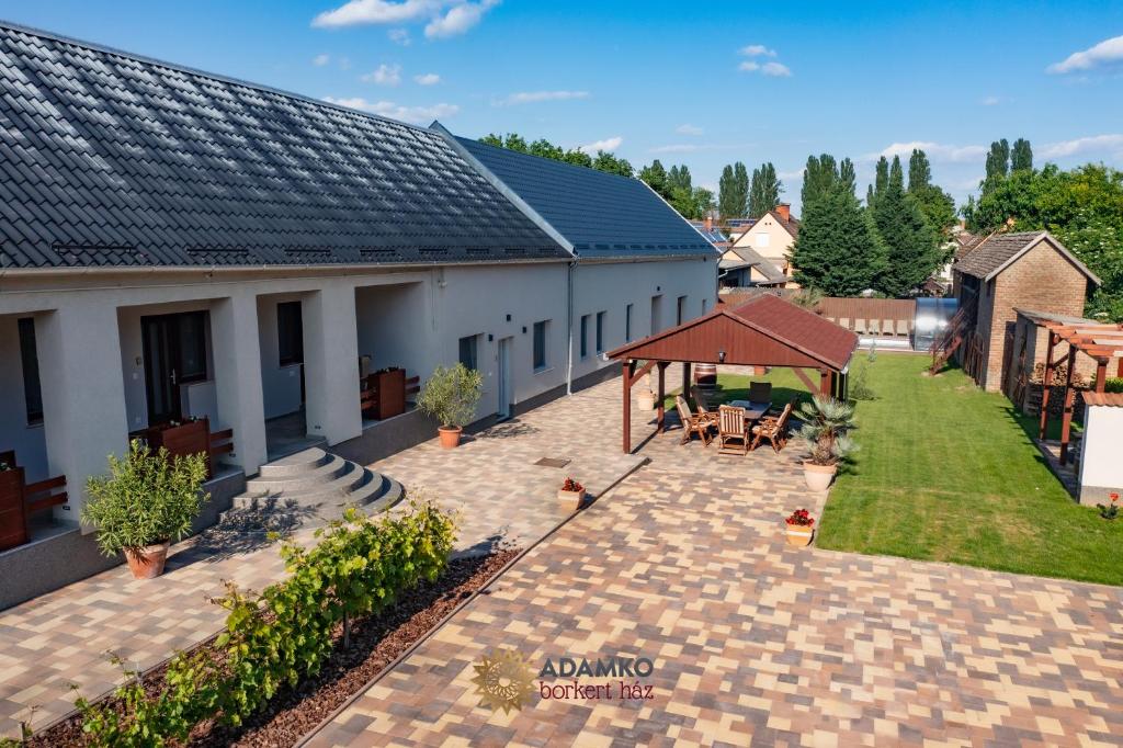 Adamkó Borkert Ház 7773 Villány, 32 Dózsa György út kép - 1