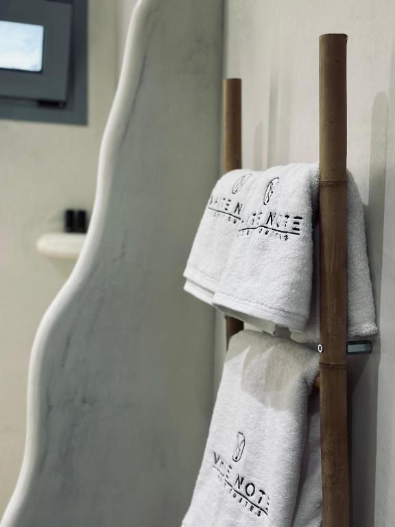 Fotografie z fotogalerie ubytování White Note Luxury Suites v destinaci Perivolos