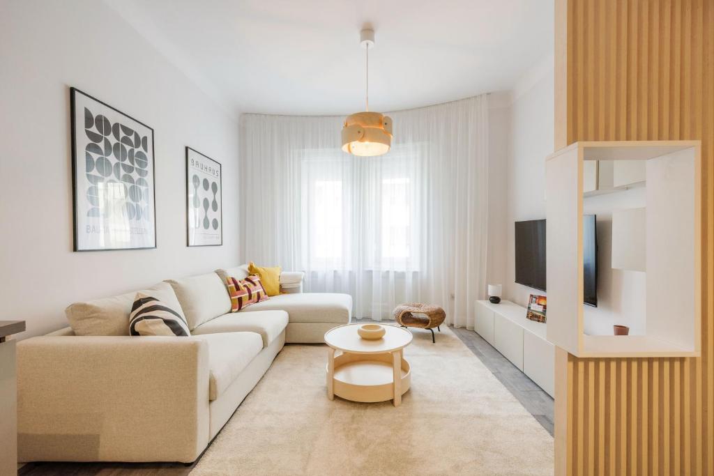 Elegant Suite with Minimalist Design 1027 Budapest, 22 Margit Körút kép - 1