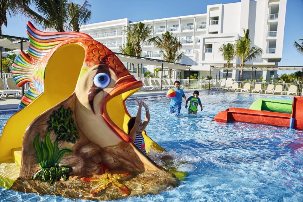 Bazén v ubytování Riu Dunamar - All Inclusive nebo v jeho okolí
