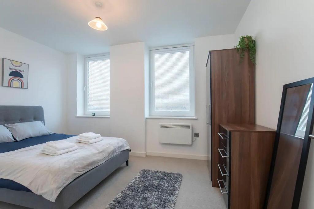 Katil atau katil-katil dalam bilik di Central Gloucester Getaway Retreat W/Free Parking