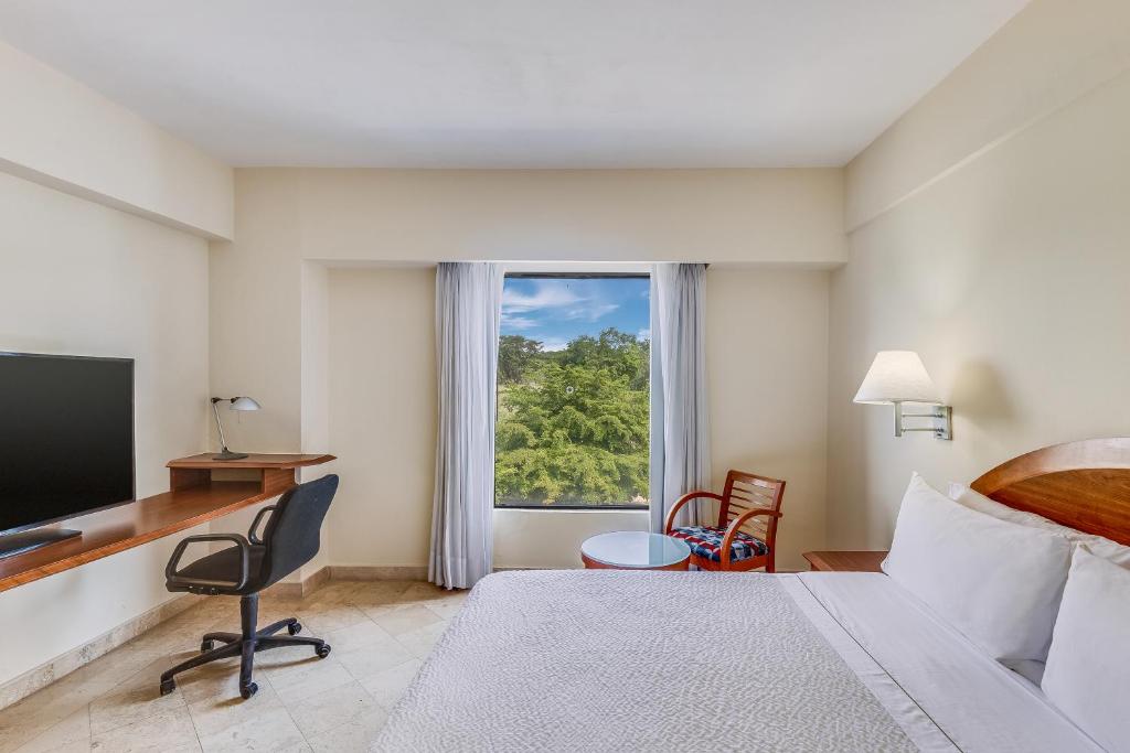 Fiesta Inn Colima - Superior Zimmer 1 Kingsize-Bett