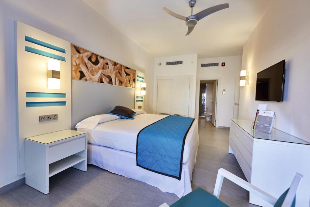 Cama o camas de una habitación en Riu Dunamar - All Inclusive