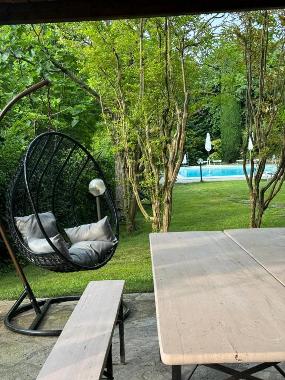 Bazén v ubytování B&B La Terrazza nebo v jeho okolí