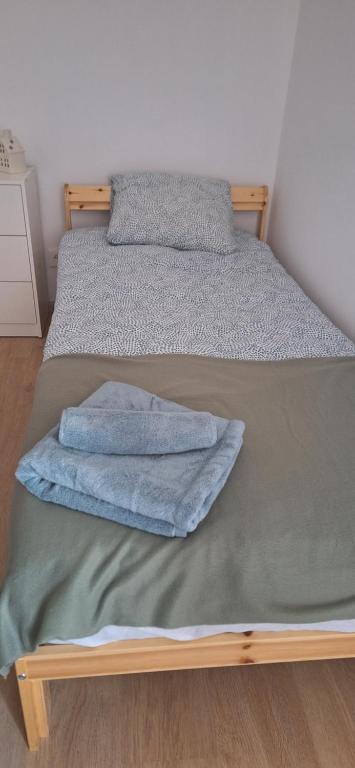 Ліжко або ліжка в номері Pokoje u Lucyny