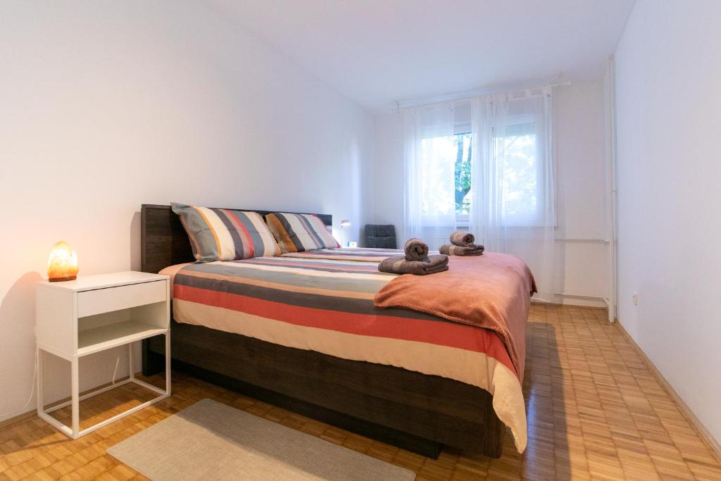 Hemma apartment near Jarun lake, 2BDR- Private garage-Self check in