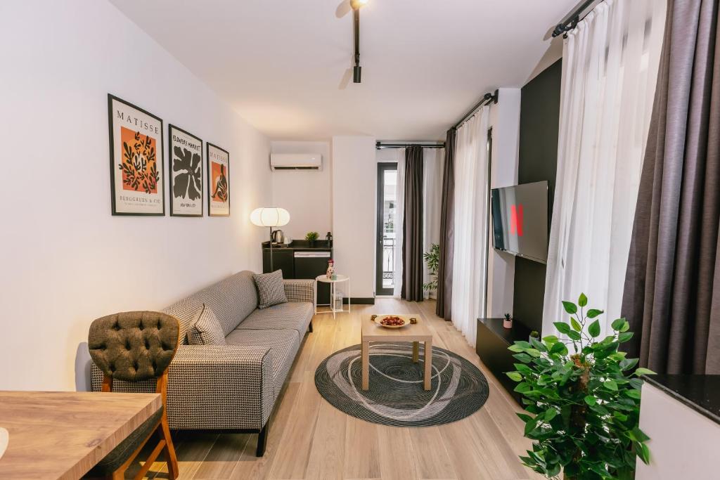 Ella Suites Hotel - 12