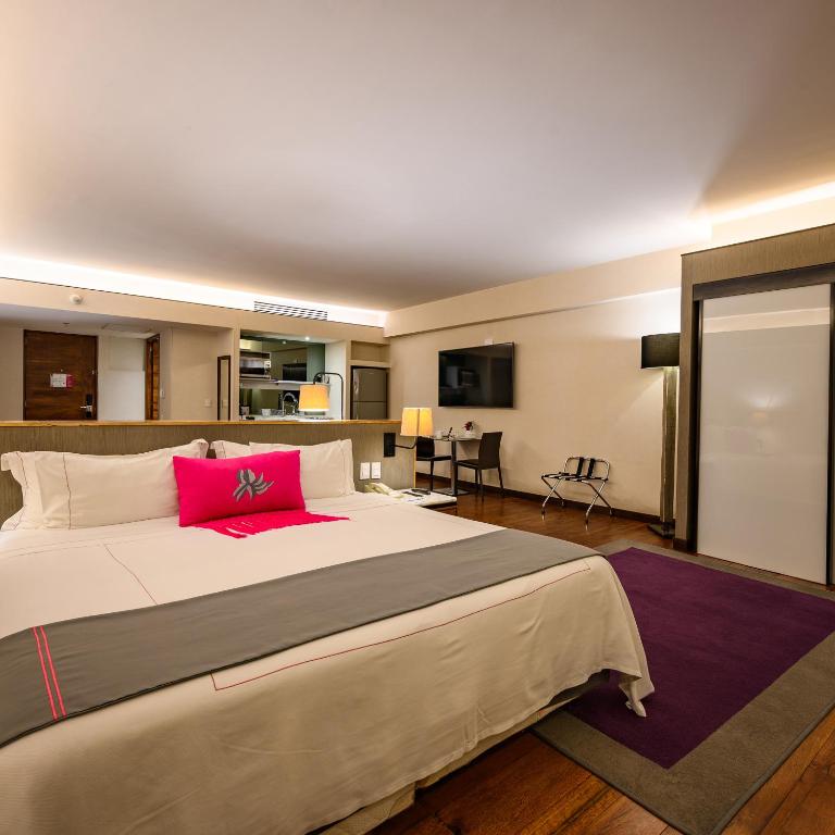 Las Suites Campos Eliseos - Suite Parentale