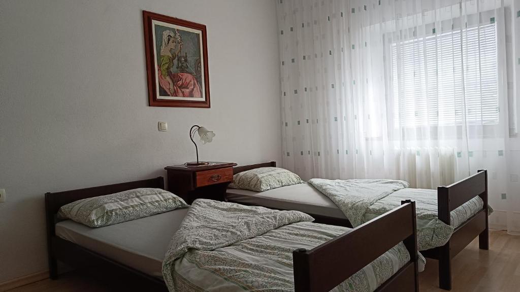 Sobe Tanja - Twin Room With Shared Bathroom