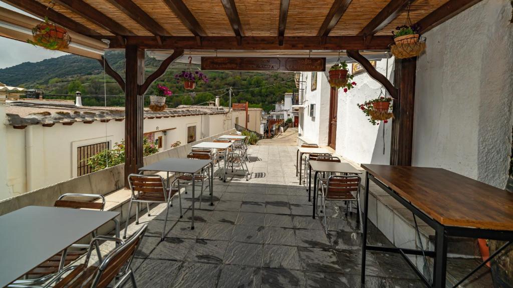 Nespecifikovaný výhled na hory nebo výhled na hory při pohledu z hotelu