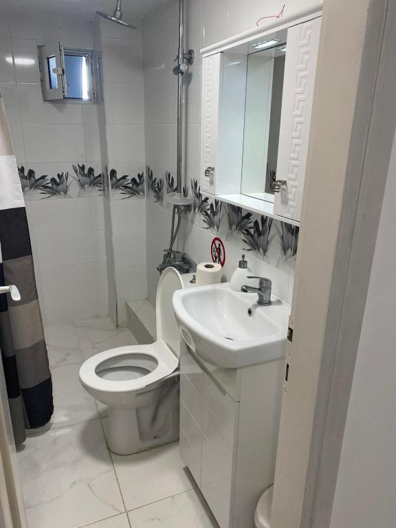 Koupelna v ubytování Vasilev Apartment, Nea Kallikratia