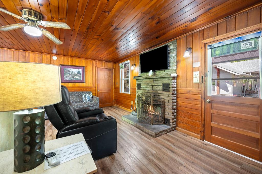 Carr's Northside Hotel and Cottages, Gatlinburg (updated prices 2024)