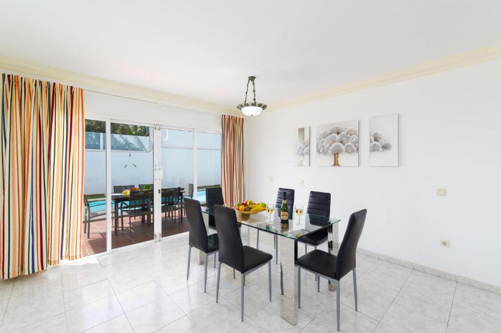 Posedenie v ubytovaní Villa Luz Lanzarote by Villa Plus