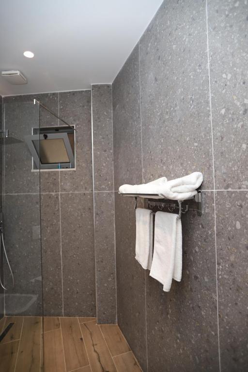 Koupelna v ubytování J&D Rooms Korce