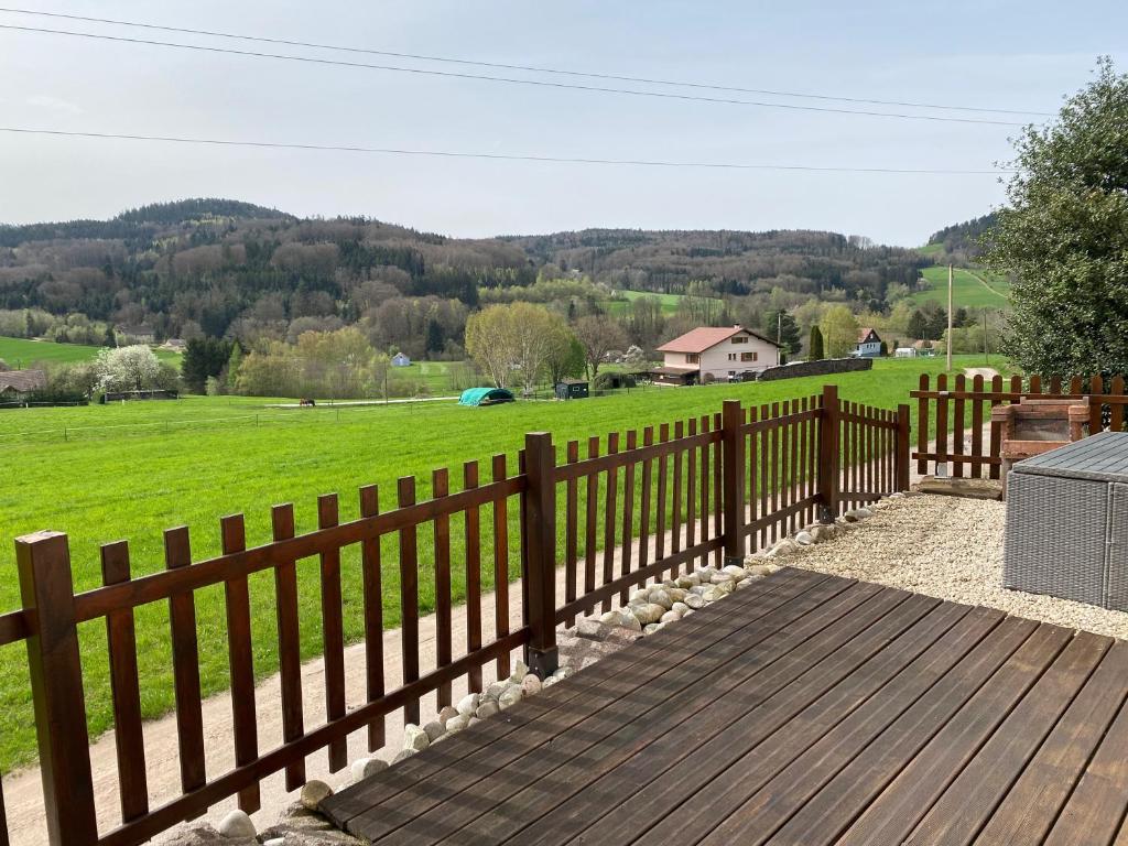 Aux Trois Gîtes - Apartamento Con Vistas Al Jardín
