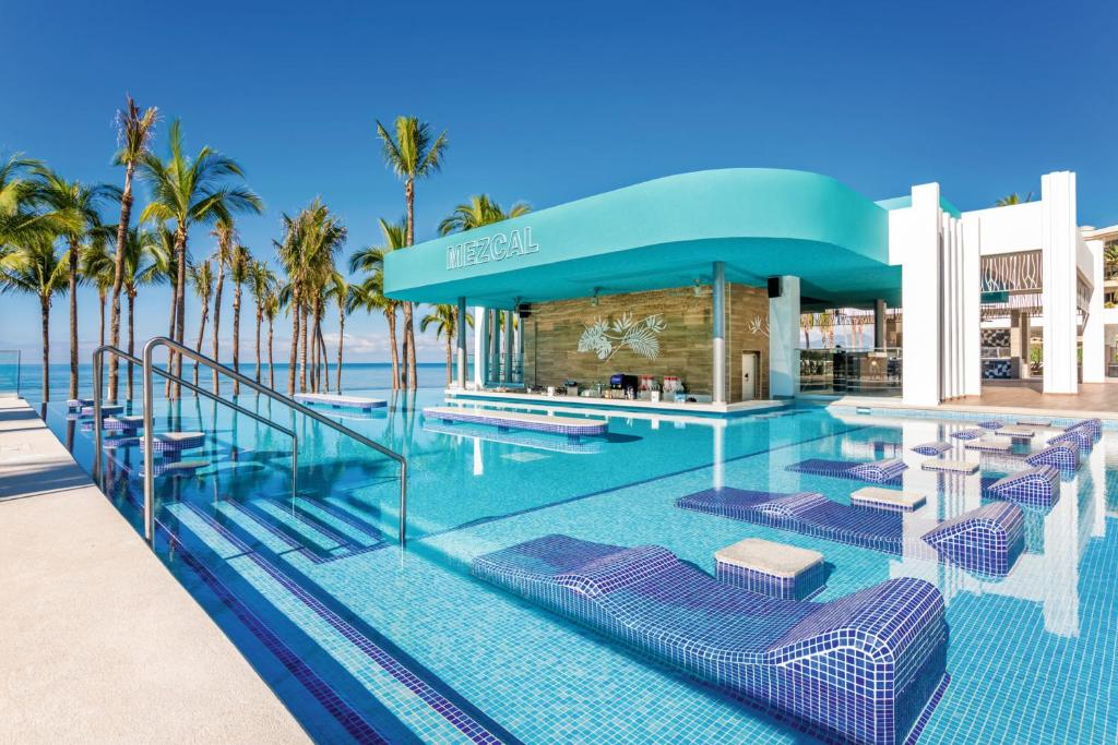 Bazén v ubytování Riu Vallarta - All Inclusive nebo v jeho okolí