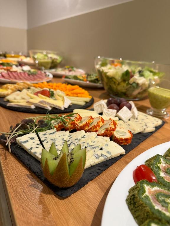 Jedlo v ubytovaní bed & breakfast alebo blízkom okolí