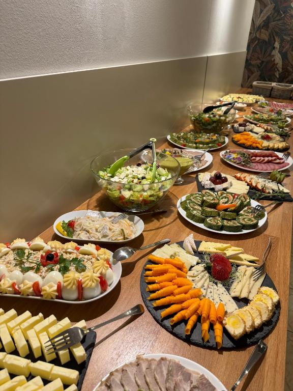 Jedlo v ubytovaní bed & breakfast alebo blízkom okolí
