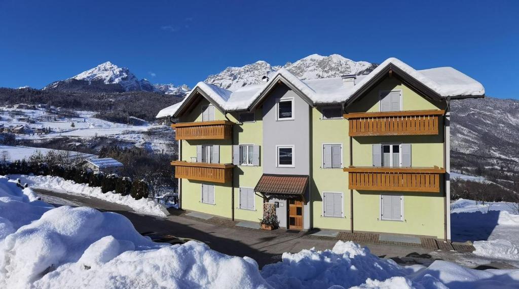 Nespecifikovaný výhled na hory nebo výhled na hory při pohledu z apartmánu
