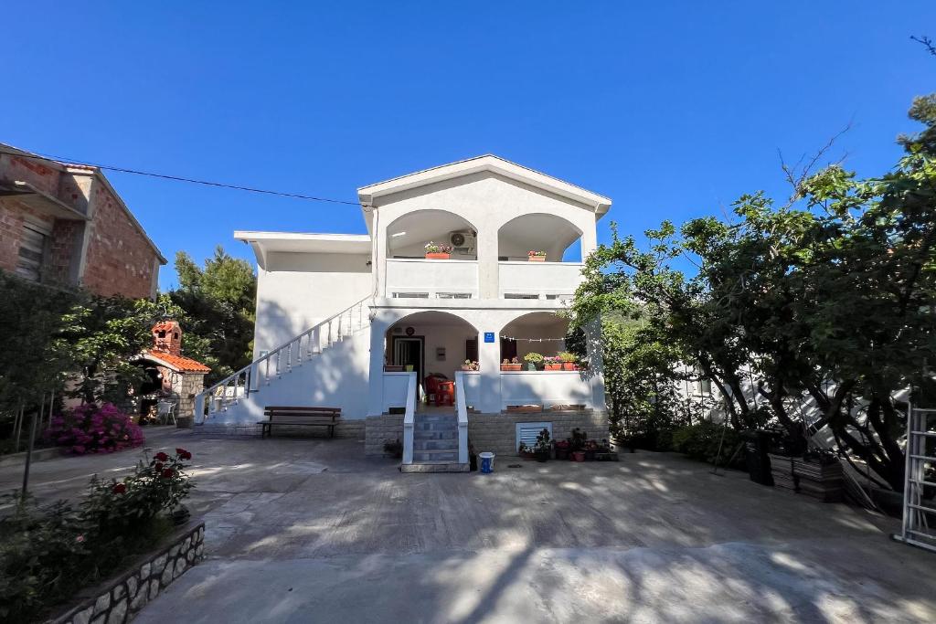 Apartments Franjo