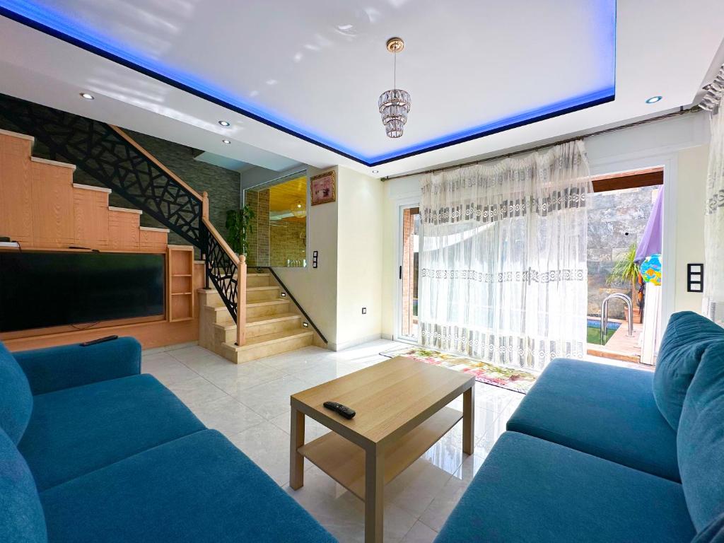 Istumisnurk majutusasutuses Luxury duplex with private pool - Sea view and Fast wifi