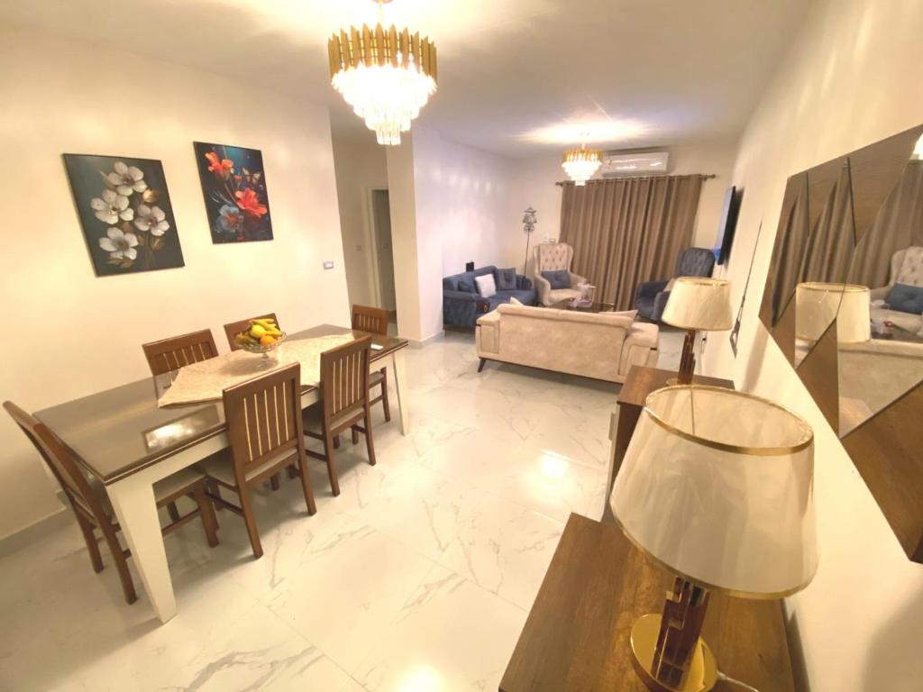 Posezení v ubytování Al Rehab Wohnung