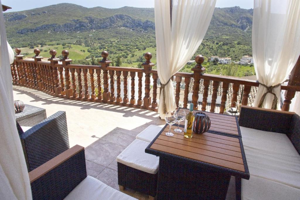 A general mountain view or a mountain view taken from the country house