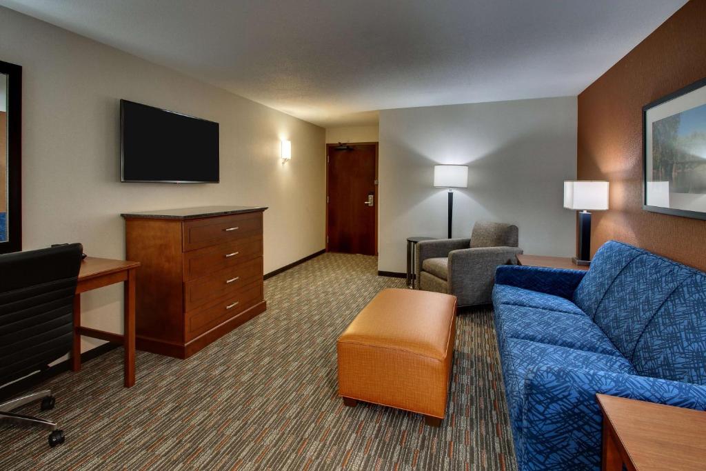 Drury Inn & Suites Iowa City Coralville - King Suite Avec Canapé-lit - Entendre Accessible