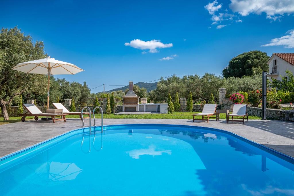Bazén v ubytování Ariadni Vista Mare Villa by "elite" nebo v jeho okolí
