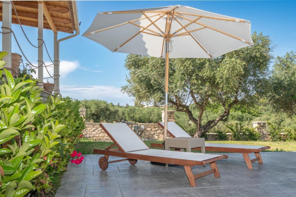 Zahrada ubytování Ariadni Vista Mare Villa by "elite"