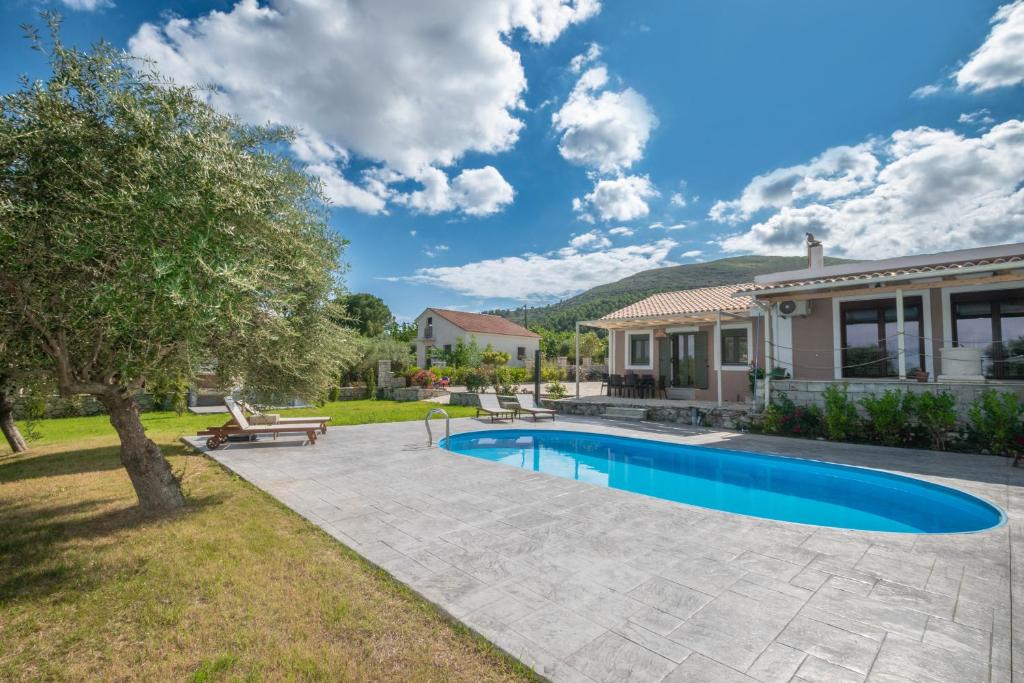 Bazén v ubytování Ariadni Vista Mare Villa by "elite" nebo v jeho okolí